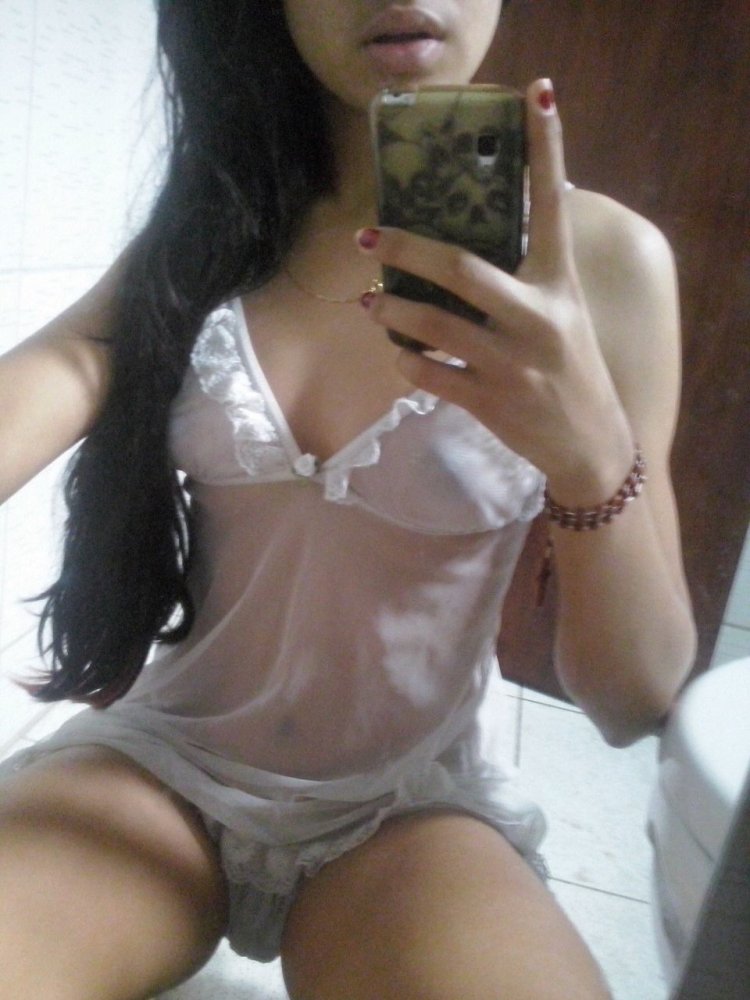 레시페의 새로운 소녀가 섹스 사진을 인터넷에 올렸습니다.